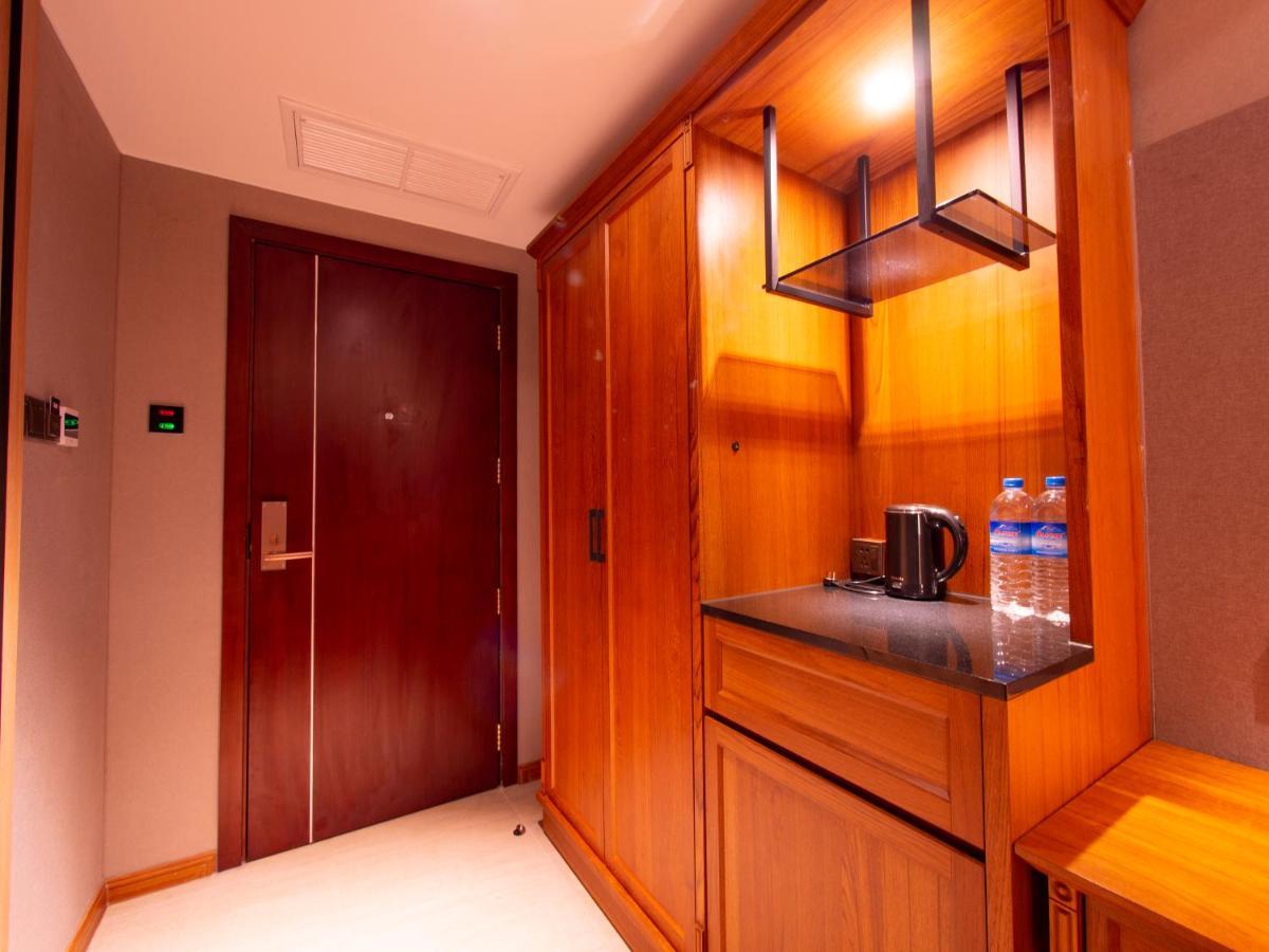 Prince Hotel Yangon Exterior photo